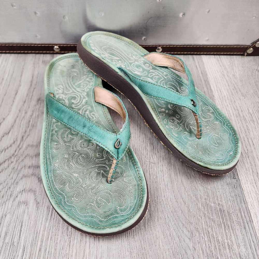 OluKai Paniolo Leather Flip Flop Sandals size 8